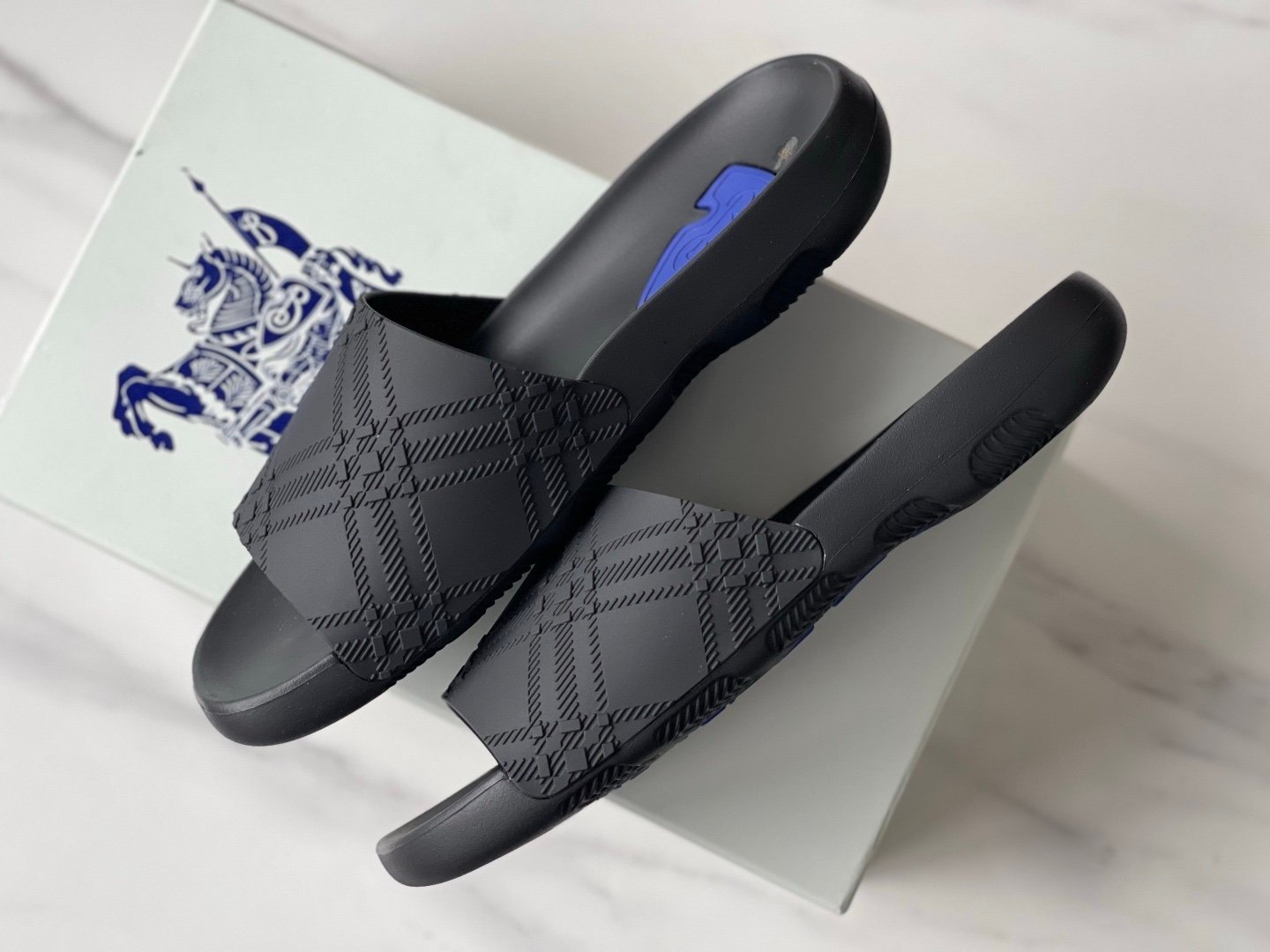 Burberry Embossed Check Dive Slides Black - Afbeelding 3