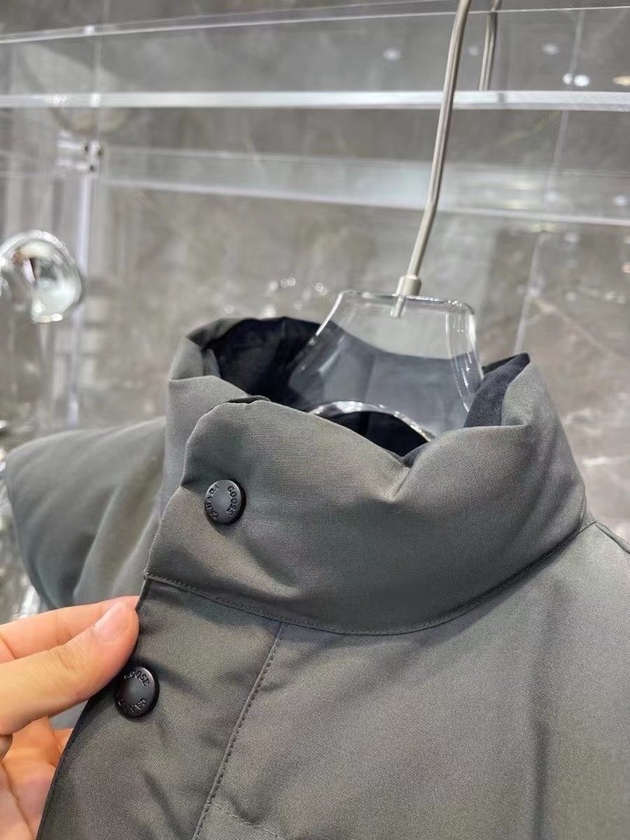 Canada Goose Freestyle Down Bodywarmer In Grey Black Patch - Afbeelding 4