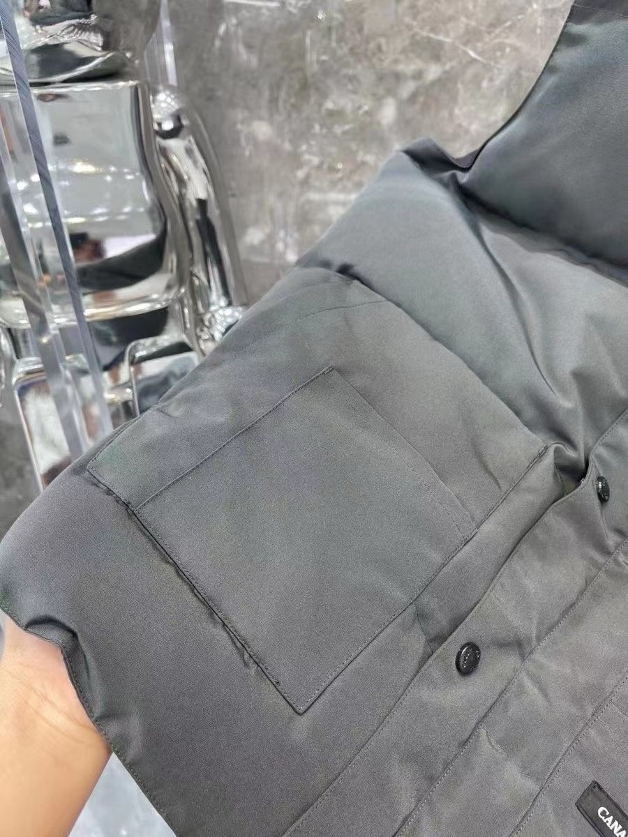 Canada Goose Freestyle Down Bodywarmer In Grey Black Patch - Afbeelding 7