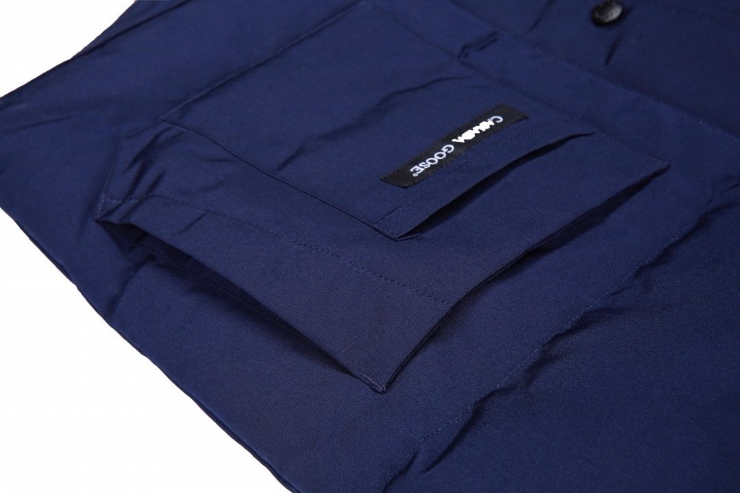 Canada Goose Freestyle Down Bodywarmer In Navy Blue - Afbeelding 9