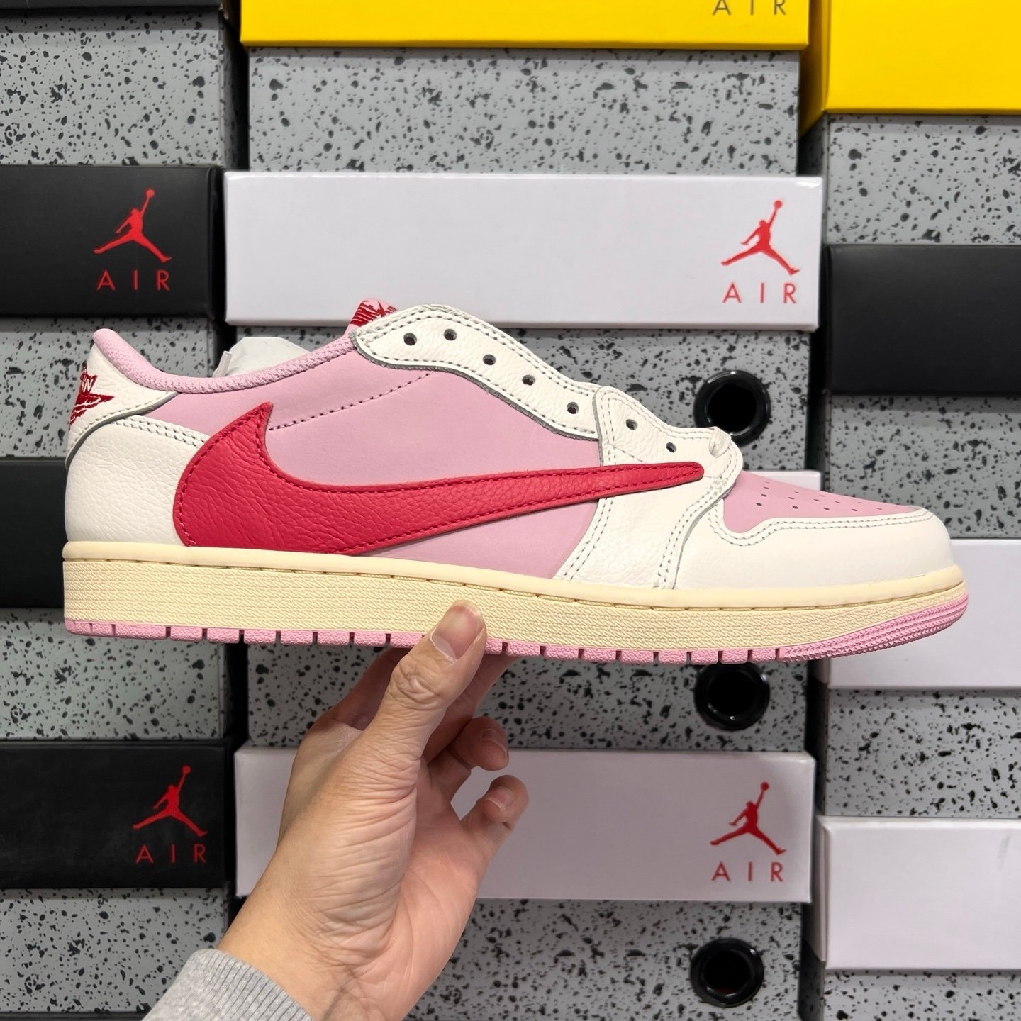 Jordan 1 Retro Low OG SP
Travis Scott Sail Tropical Pink - Afbeelding 2