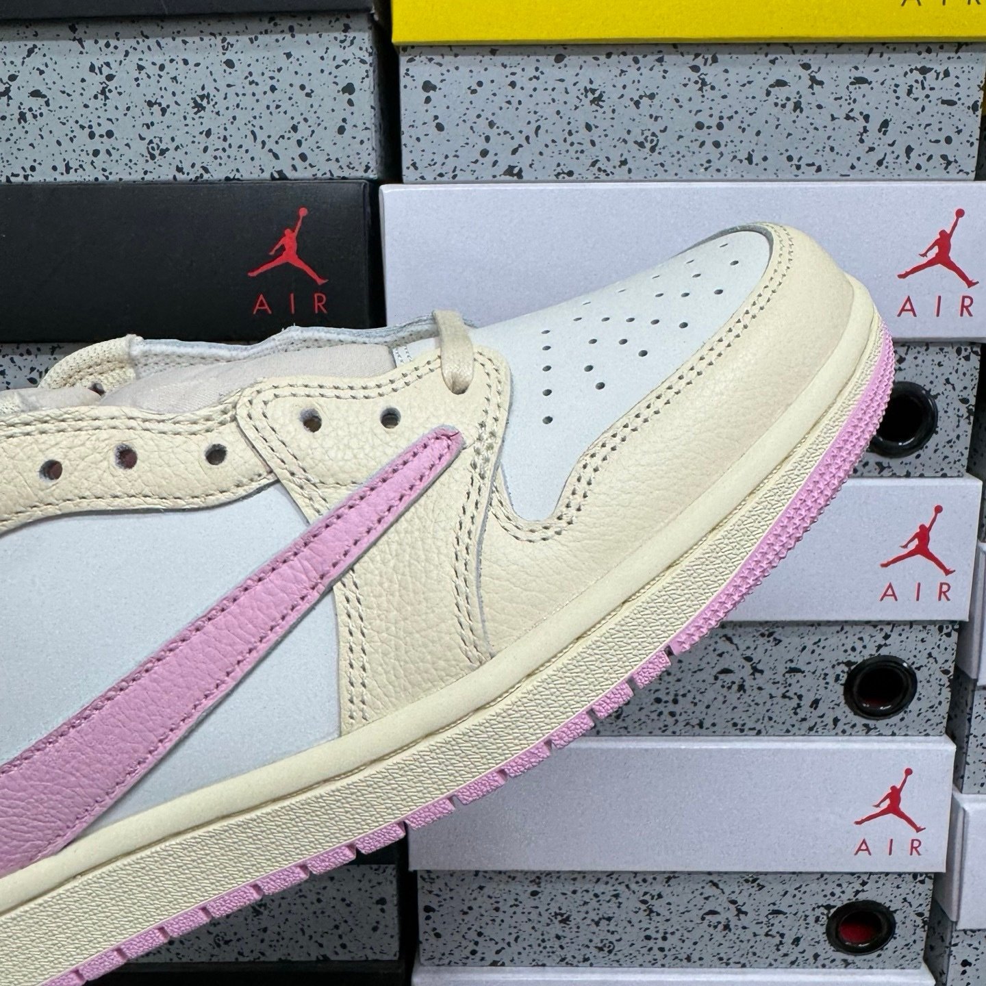 Jordan 1 Retro Low OG SP
Travis Scott Shy Pink - Afbeelding 5