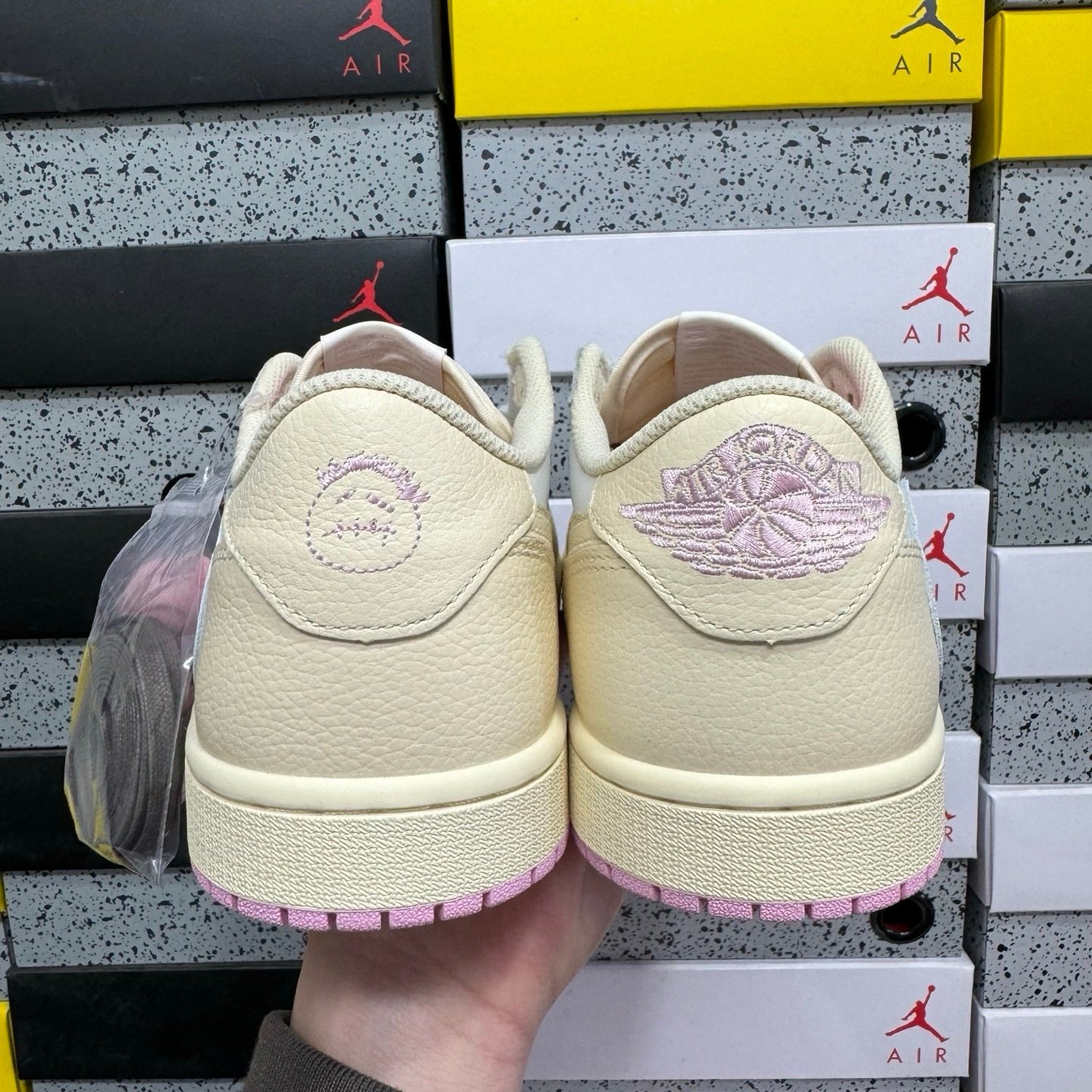 Jordan 1 Retro Low OG SP
Travis Scott Shy Pink - Afbeelding 7
