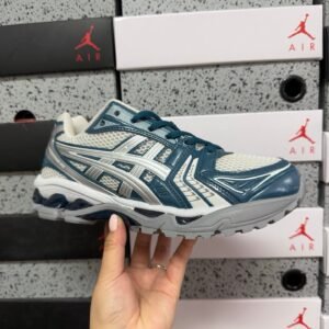 Alternative view of Asics Gel-Kayano 14 Glacier Grey Pure Silver