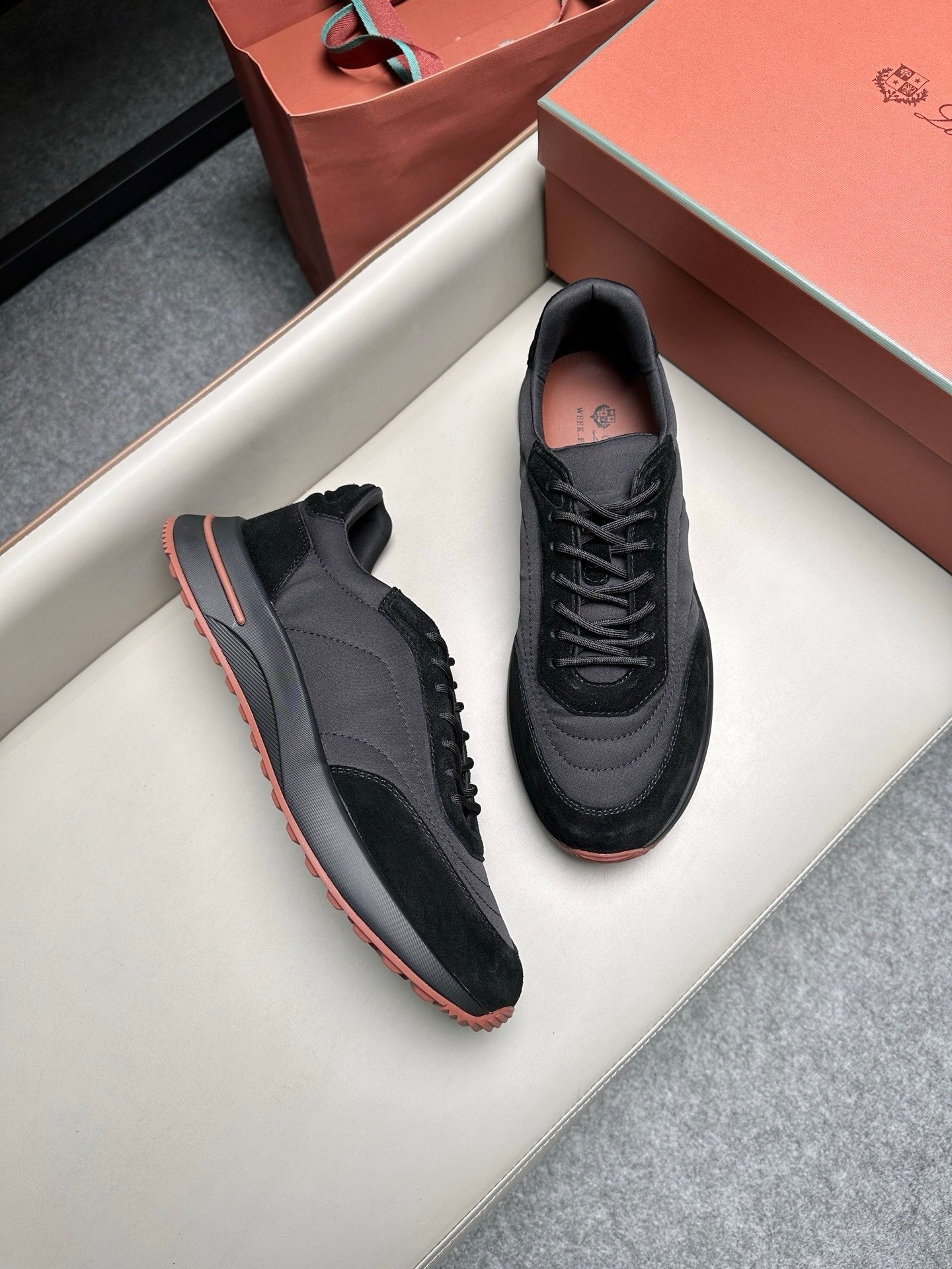 Loro Piana Weekend Walk Suede Black on Black - Afbeelding 5