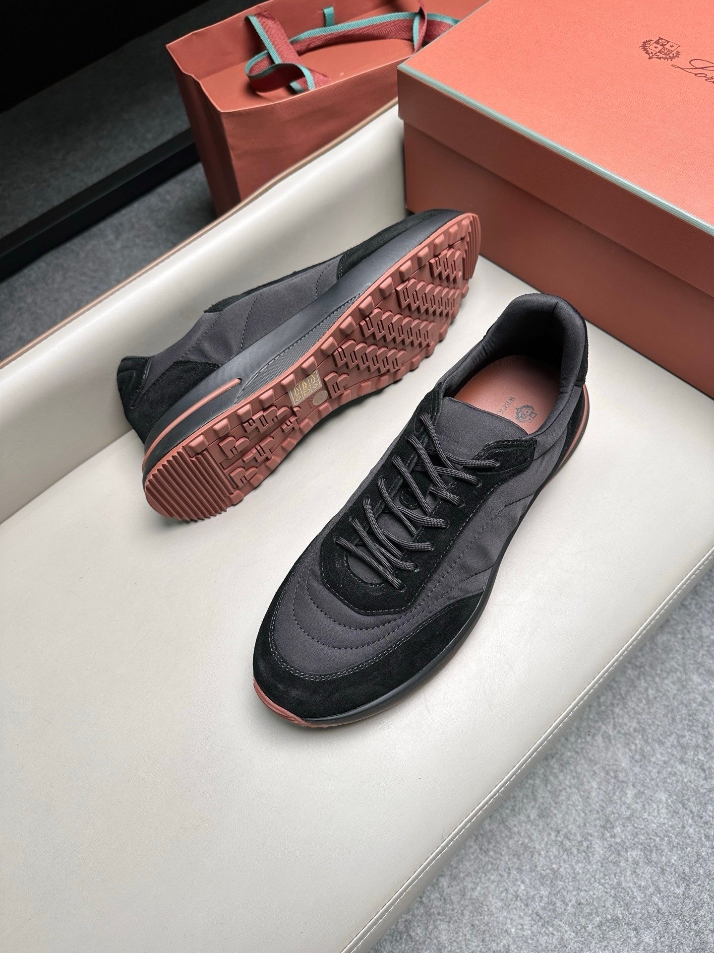Loro Piana Weekend Walk Suede Black on Black - Afbeelding 10
