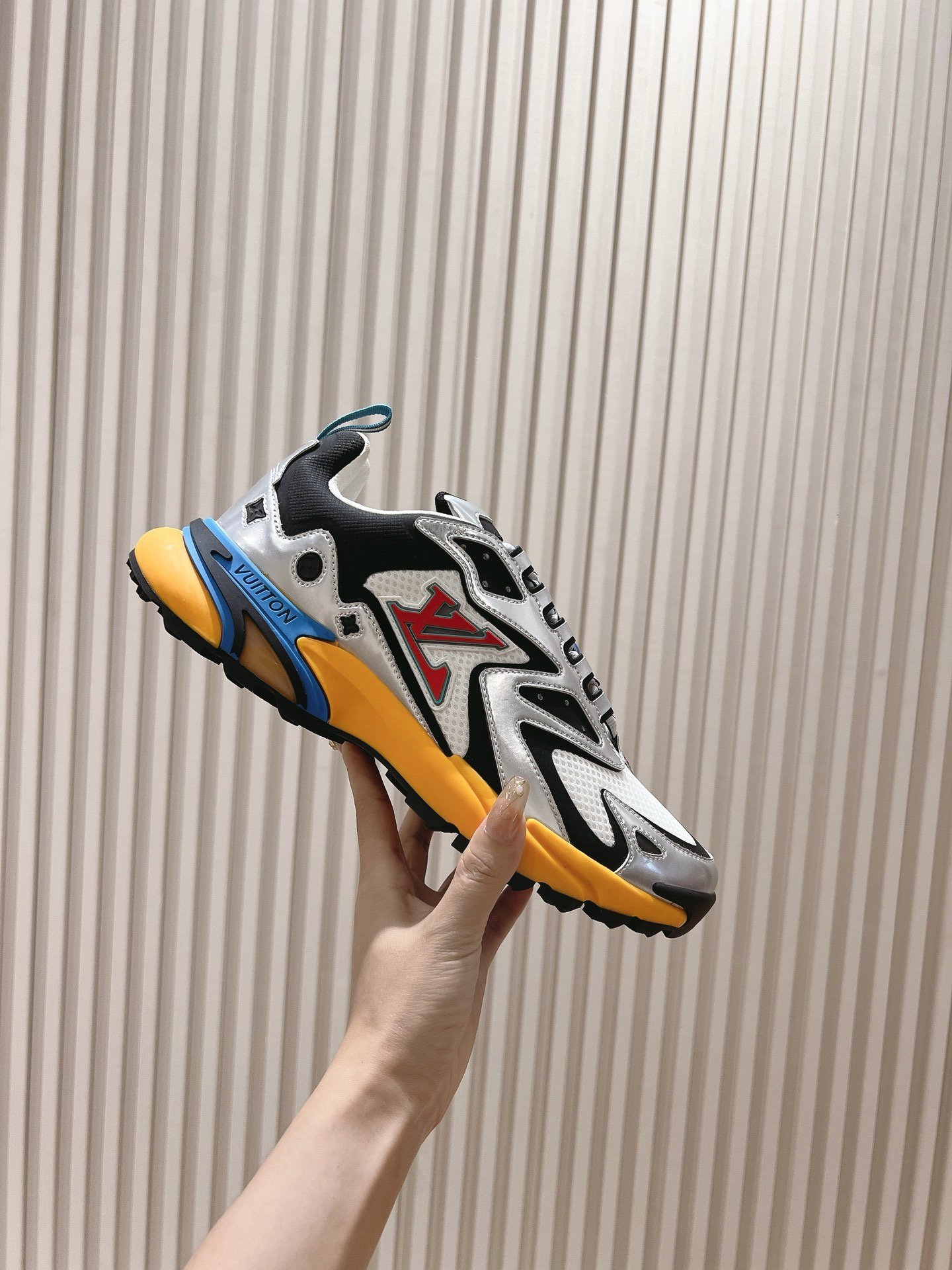 Louis Vuitton Runner Tatic Silver - Afbeelding 2
