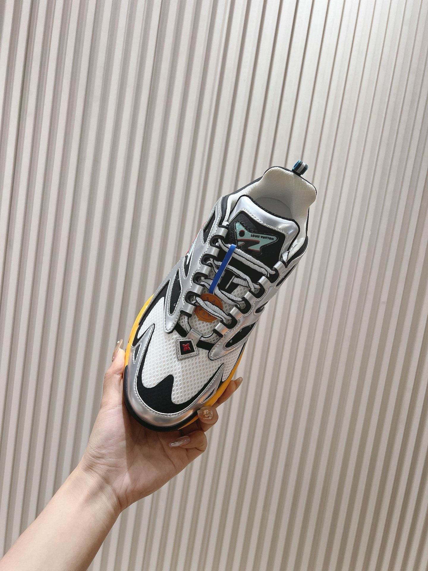 Louis Vuitton Runner Tatic Silver - Afbeelding 3