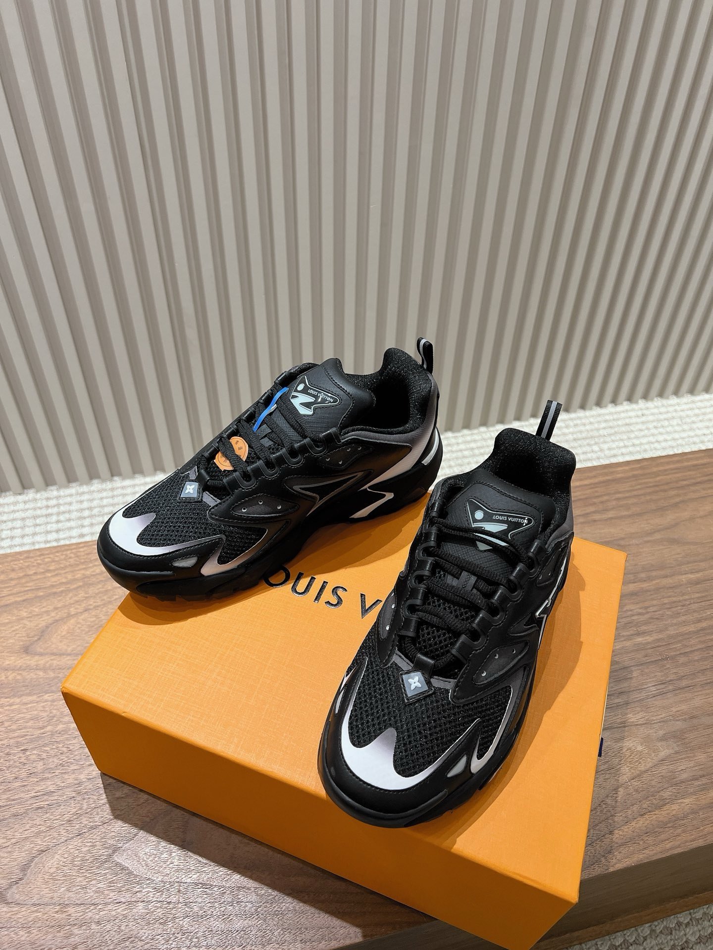 Louis Vuitton Runner Tatic Black White - Afbeelding 5