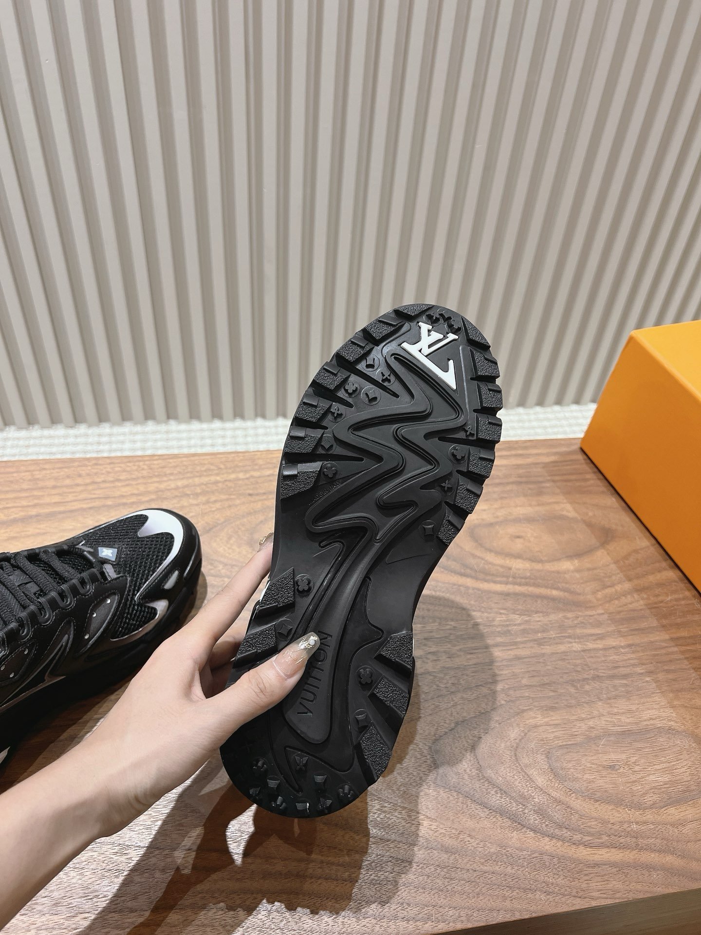 Louis Vuitton Runner Tatic Black White - Afbeelding 8