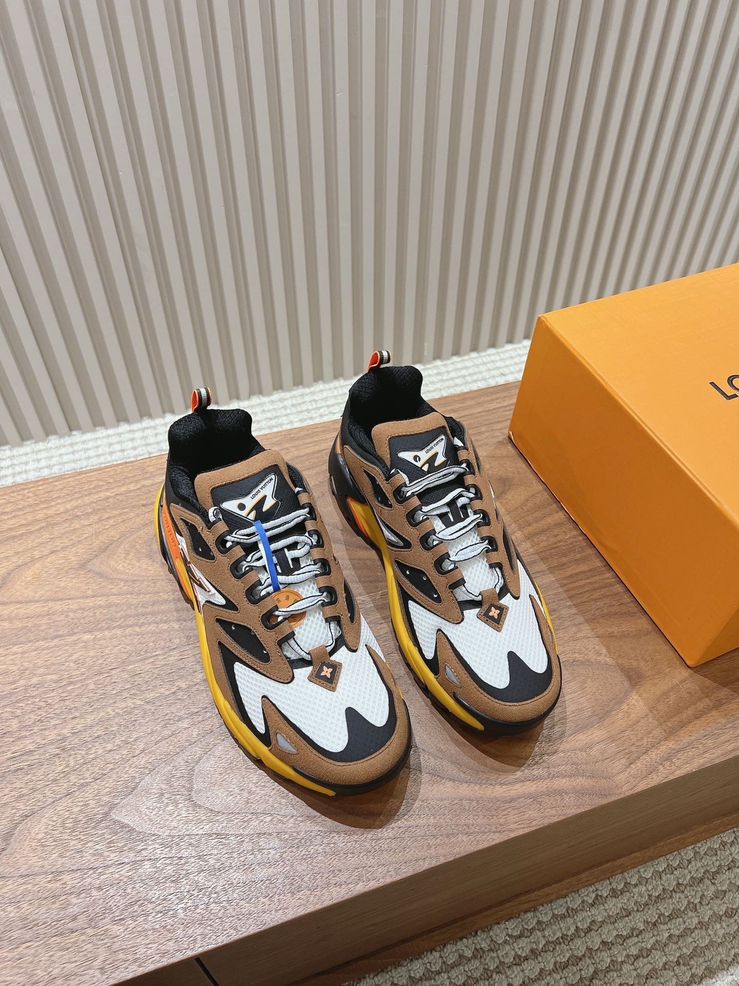 Louis Vuitton Runner Tatic Moka - Afbeelding 4
