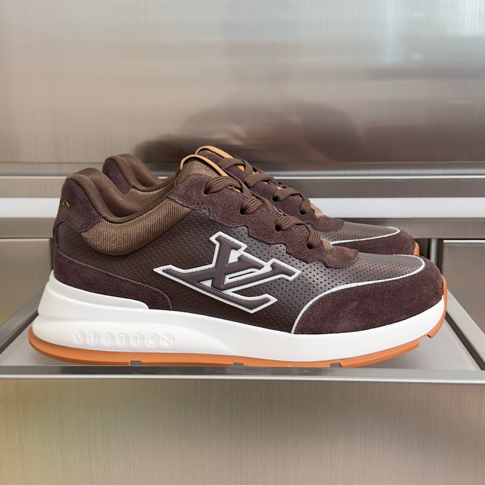 Louis Vuitton LV Classic Sneaker Dark Brown - Afbeelding 2