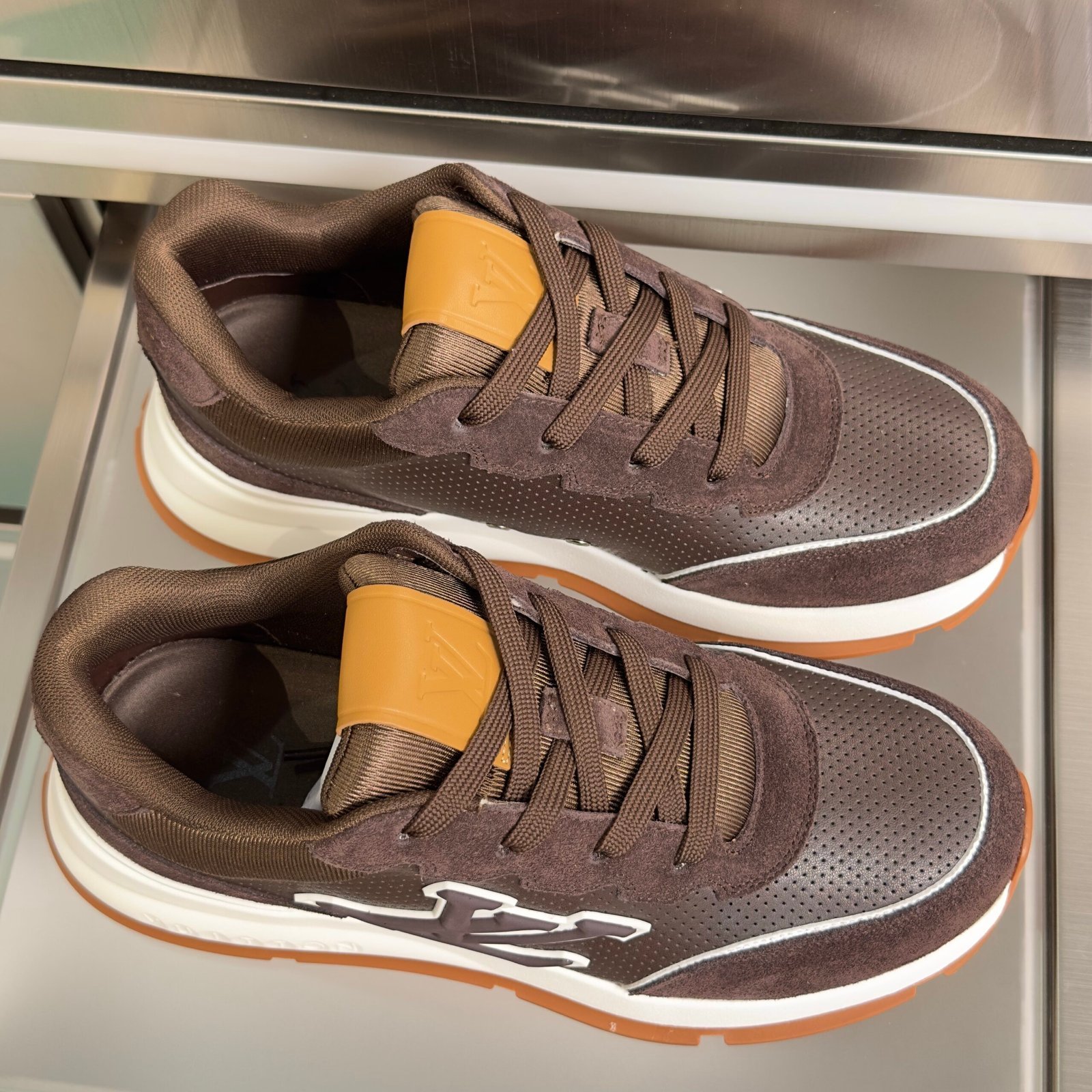 Louis Vuitton LV Classic Sneaker Dark Brown - Afbeelding 4