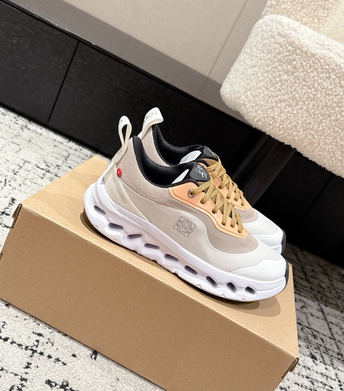 Loewe x On Running Cloudtilt 2 Beige/White - Afbeelding 2