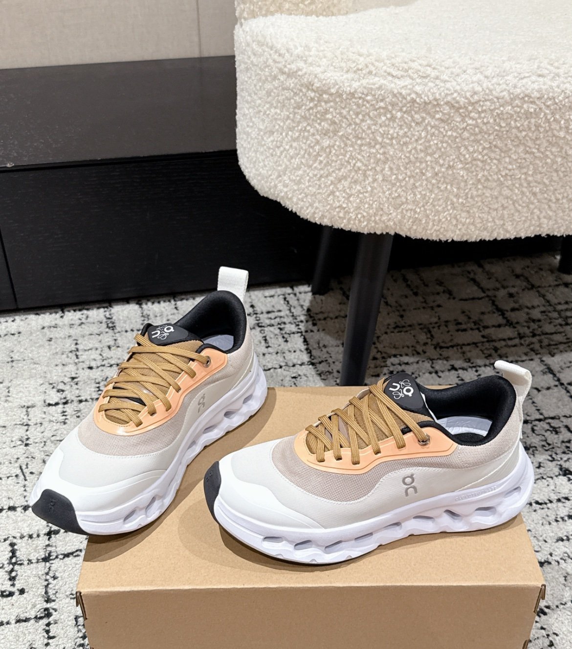Loewe x On Running Cloudtilt 2 Beige/White - Afbeelding 3