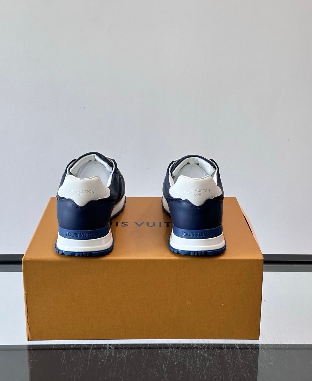 Louis Vuitton Run Awat Sneaker Navy - Afbeelding 6