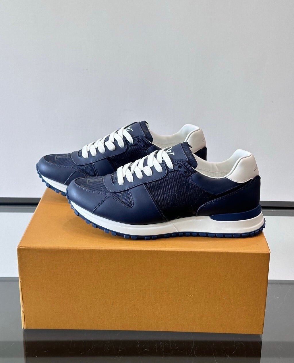Louis Vuitton Run Awat Sneaker Navy - Afbeelding 4